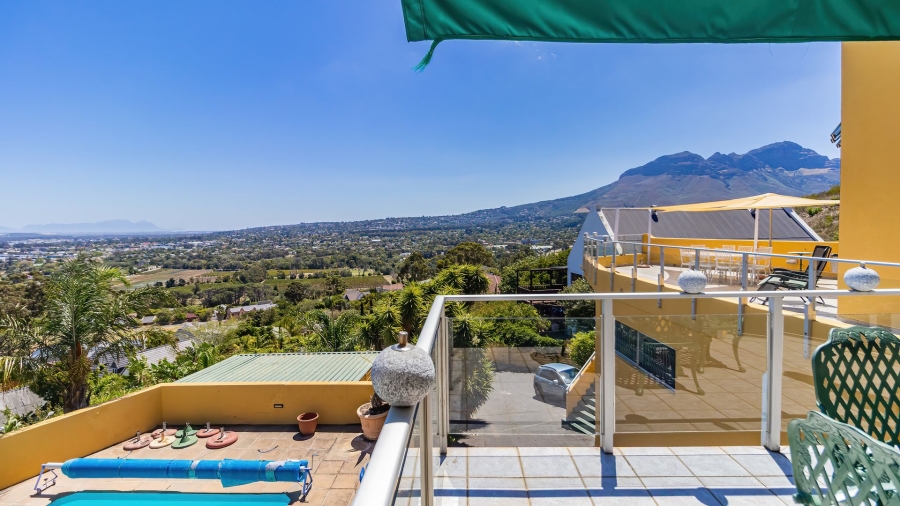 4 Bedroom Property for Sale in Rome Glen Western Cape